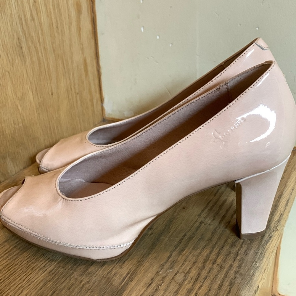 Peep Toe